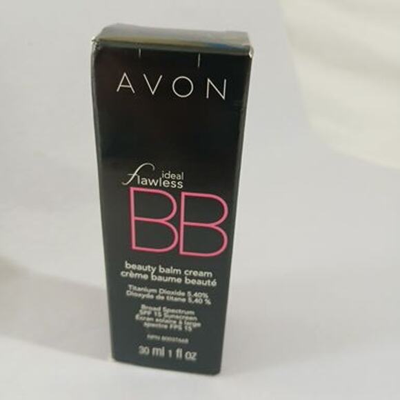 Avon Ideal Flawless BB Beauty Balm Cream LIGHT titanium dioxide  SPF 15 NIB - Picture 3 of 6